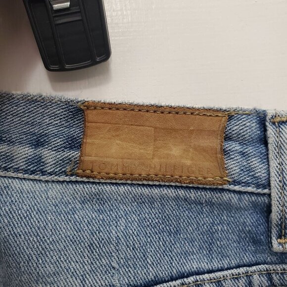 Tommy Hilfiger Women's Y2K Boyfriend Light Wash Relaxed Fit Denim Jeans Size 6 L - Picture 7 of 9
